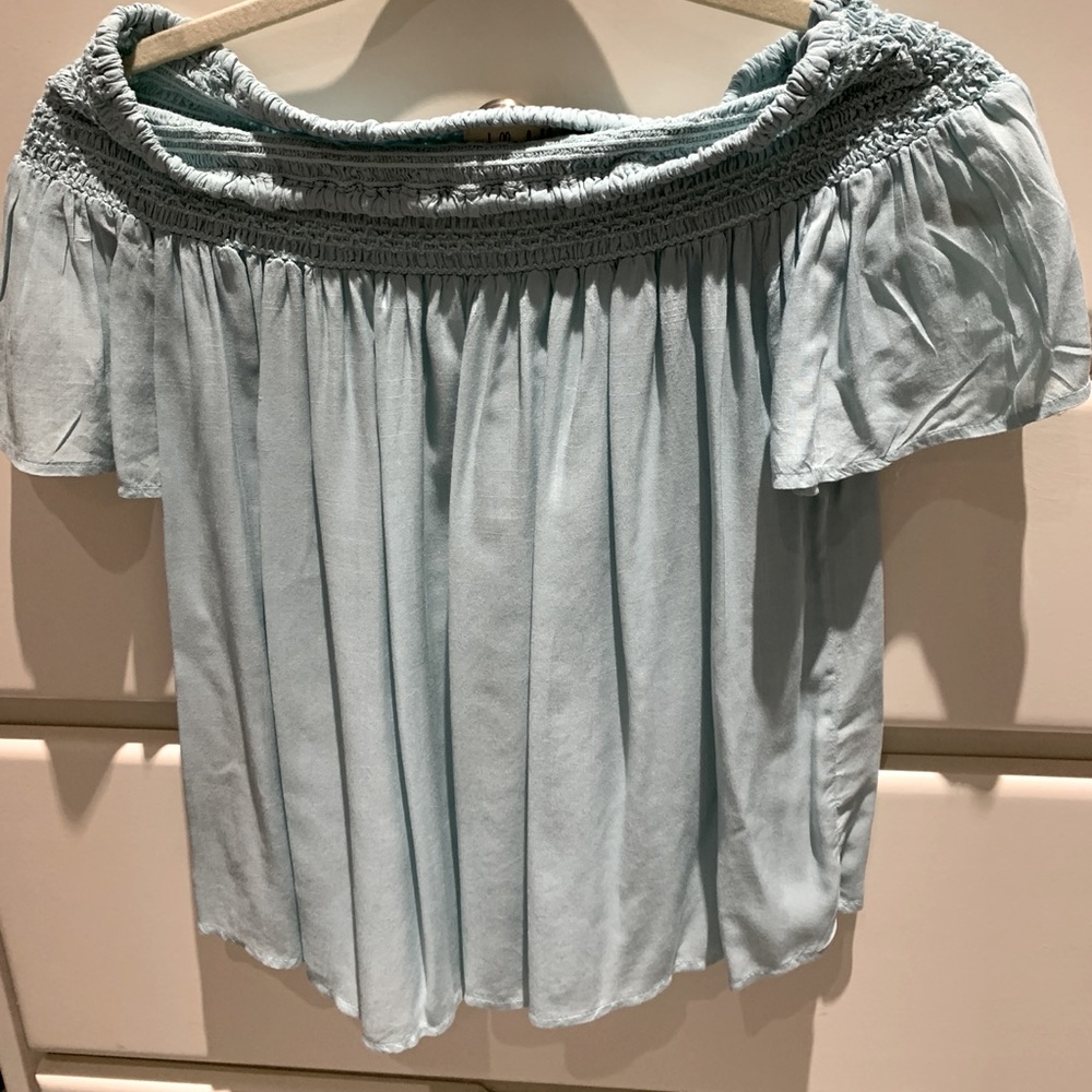 Bella Dahl off shoulder shirt size M